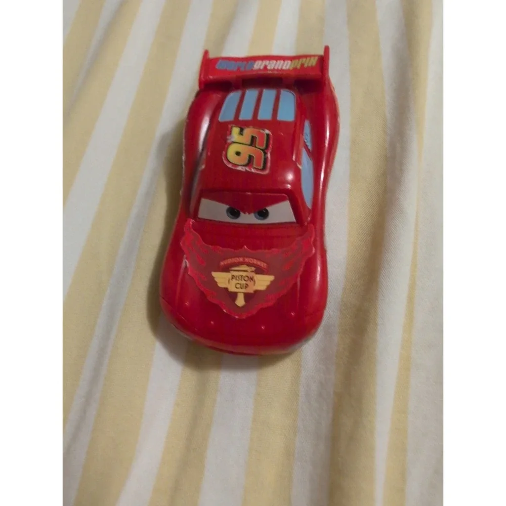 Disney Pixar Cars Die Cast Lightning McQueen Grand Prix 3